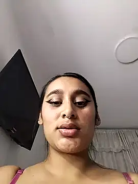 amira moon18 online show from 02.20.26