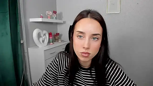 AdeleSolo online show from 04.01.26