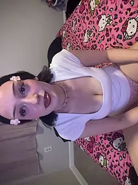 strwbrrymilk online show from 02.22.26