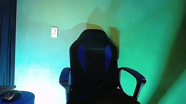 Uriel Ray  online show from 02.24.26