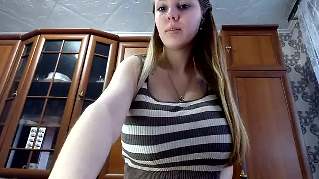 Snapshot of VictoriaDeese chatting on 03.10.26 VictoriaDeese online show from 03.10.26