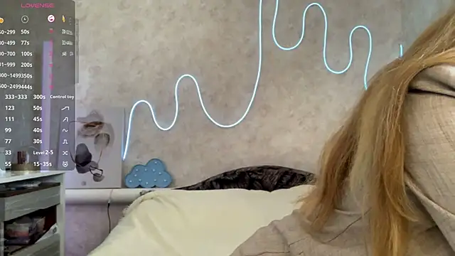 Snapshot of VictoriaDeese chatting on 06.05.26 VictoriaDeese online show from 06.05.26