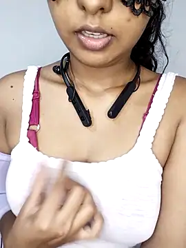 Snapshot of ASHANYA_JAYASOORIYA chatting on 02.19.26 ASHANYA JAYASOORIYA online show from 02.19.26