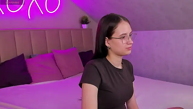 Snapshot of Miaa_Hill chatting on 03.09.26 Miaa Hill online show from 03.09.26