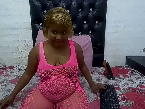 Snapshot of ChubbyMidgetxxx chatting on 02.23.26 ChubbyMidgetxxx online show from 02.23.26