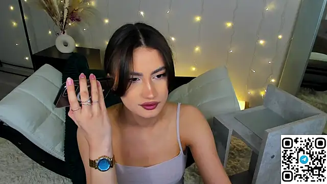 Snapshot of Adele_Lanea chatting on 04.20.26 Adele Lanea online show from 04.20.26