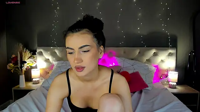 Snapshot of Adele_Lanea chatting on 05.18.26 Adele Lanea online show from 05.18.26