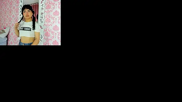 Snapshot of Mai_Rouse chatting on 02.19.26 Mai Rouse online show from 02.19.26