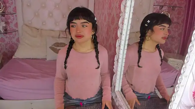 Snapshot of Mai_Rouse chatting on 02.23.26 Mai Rouse online show from 02.23.26