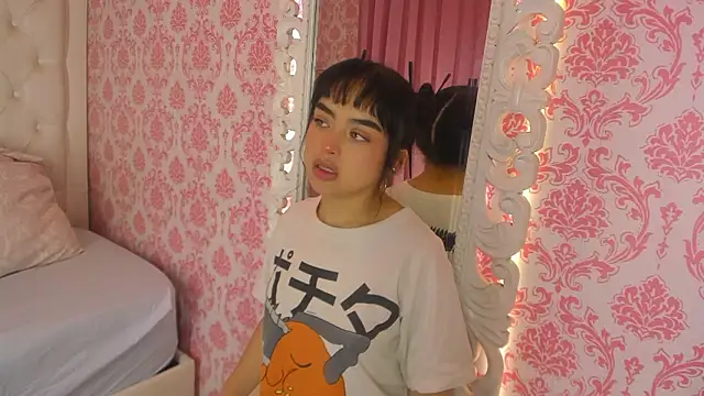 Snapshot of Mai_Rouse chatting on 02.27.26 Mai Rouse online show from 02.27.26