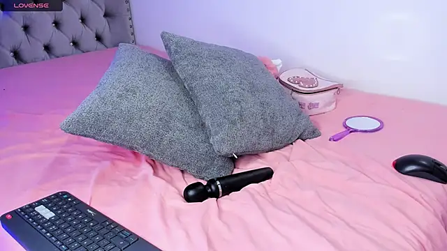 eva cutee  online show from 04.08.26