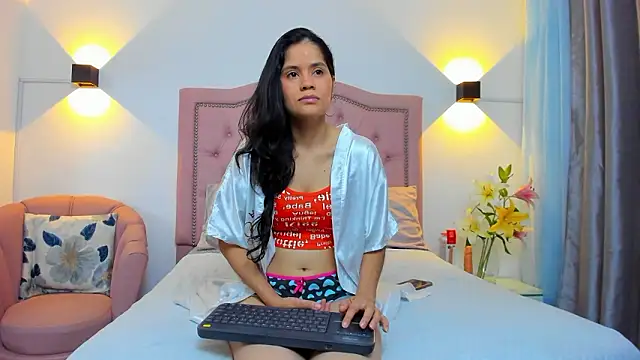 Paulynavera online show from 03.20.26