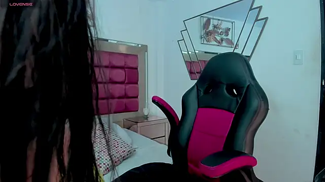 IrisBlume online show from 02.21.26