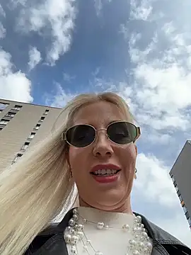 LisaMurr online show from 04.14.26