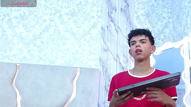 Snapshot of keahi_tay chatting on 03.04.26 keahi tay online show from 03.04.26