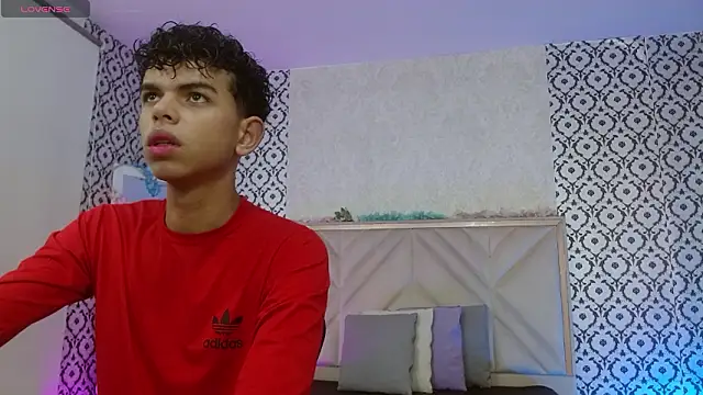 Snapshot of keahi_tay chatting on 03.08.26 keahi tay online show from 03.08.26