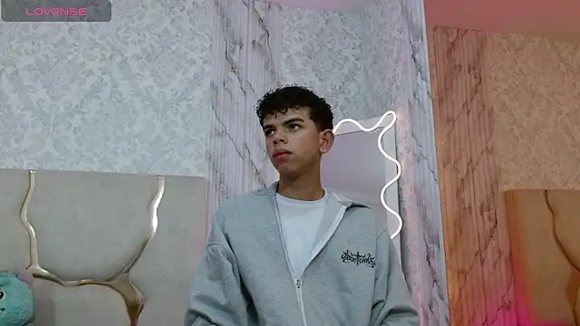 Snapshot of keahi_tay chatting on 03.09.26 keahi tay online show from 03.09.26