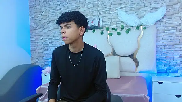 Snapshot of keahi_tay chatting on 03.20.26 keahi tay online show from 03.20.26