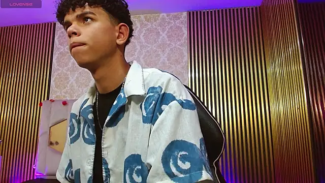 Snapshot of keahi_tay chatting on 04.15.26 keahi tay online show from 04.15.26