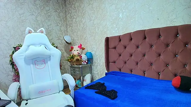 SelinaRussell online show from 05.04.26