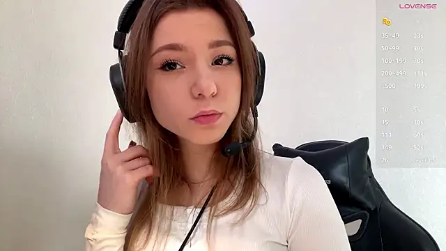 Snapshot of aera_elese chatting on 02.19.26 aera elese online show from 02.19.26