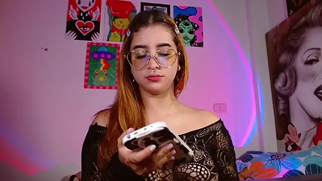 chloe roxy online show from 04.11.26