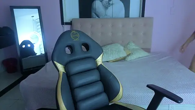 Sweett liia  online show from 04.17.26