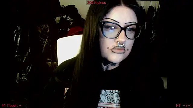 Snapshot of grindhouseho chatting on 05.23.26 grindhouseho online show from 05.23.26