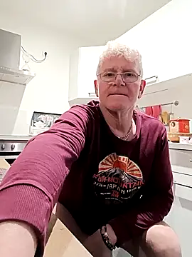 Snapshot of olivbisoumis chatting on 03.01.26 olivbisoumis online show from 03.01.26