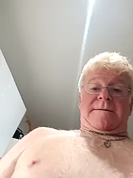 olivbisoumis online show from 04.06.26