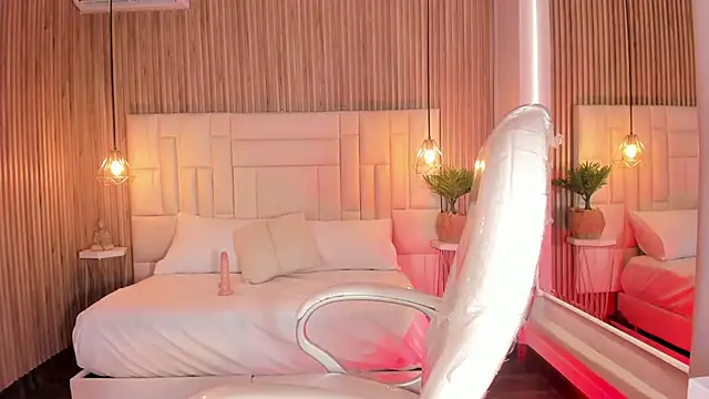 Snapshot of IvyRous chatting on 02.26.26 IvyRous online show from 02.26.26