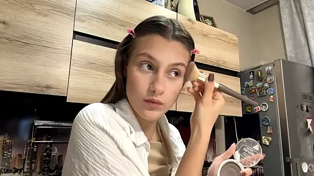 Snapshot of SwappingFate chatting on 02.18.26 SwappingFate online show from 02.18.26