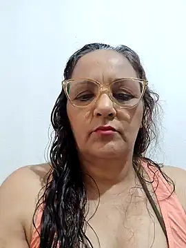 Snapshot of Noemipopi chatting on 02.19.26 Noemipopi online show from 02.19.26