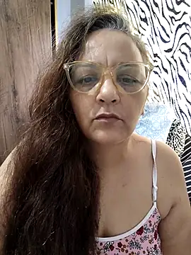 Snapshot of Noemipopi chatting on 02.27.26 Noemipopi online show from 02.27.26