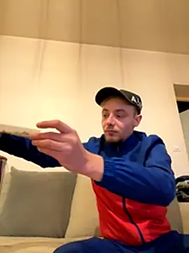 Snapshot of Crevette311 chatting on 11.22.25 Crevette311 online show from 11.22.25