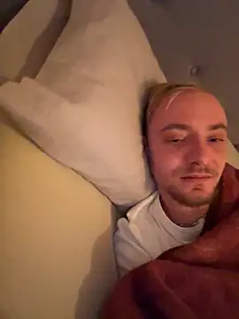 Snapshot of Crevette311 chatting on 11.23.25 Crevette311 online show from 11.23.25