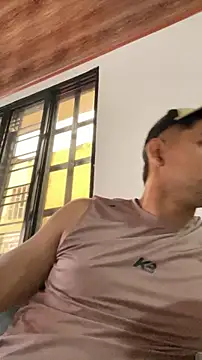 Snapshot of walterktm chatting on 04.15.26 walterktm online show from 04.15.26