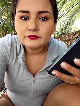 yissela92 online show from 03.14.26