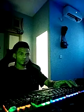 Snapshot of UcEng_Lab chatting on 03.01.26 UcEng Lab online show from 03.01.26