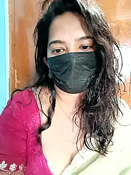 Snapshot of Sumaya-Reddy chatting on 02.28.26 Sumaya-Reddy online show from 02.28.26