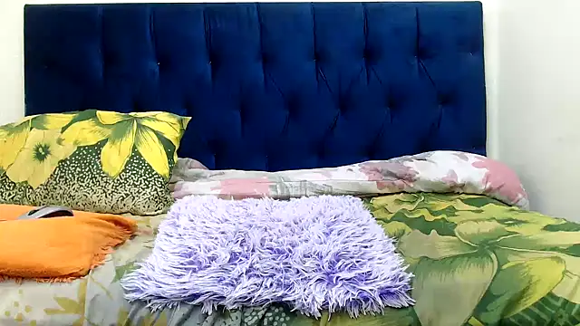 Snapshot of CurvyAssXX21 chatting on 03.28.26 CurvyAssXX21 online show from 03.28.26