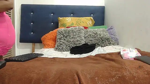 CurvyAssXX21 online show from 05.10.26