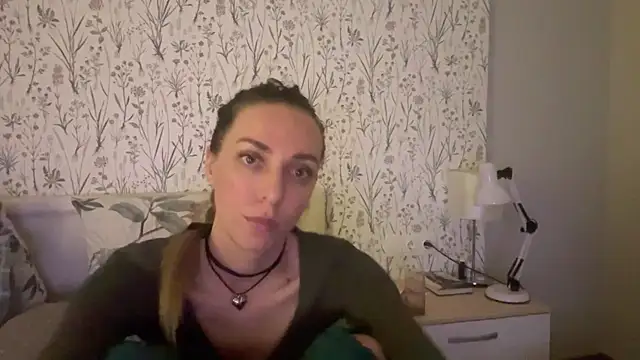 Snapshot of SarahStevens chatting on 04.05.26 SarahStevens online show from 04.05.26