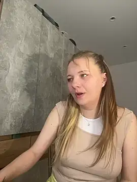 DistrictGirl online show from 03.25.26