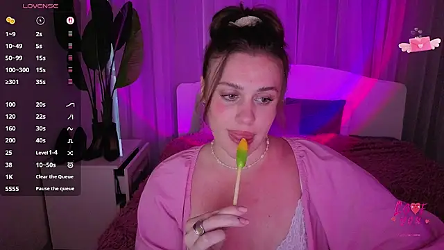 Snapshot of Milana_Monroe chatting on 06.21.26 Milana Monroe online show from 06.21.26