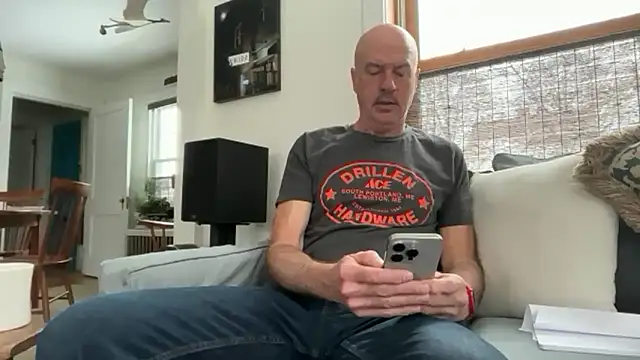 Snapshot of Guy__Grey chatting on 02.25.26 Guy Grey online show from 02.25.26