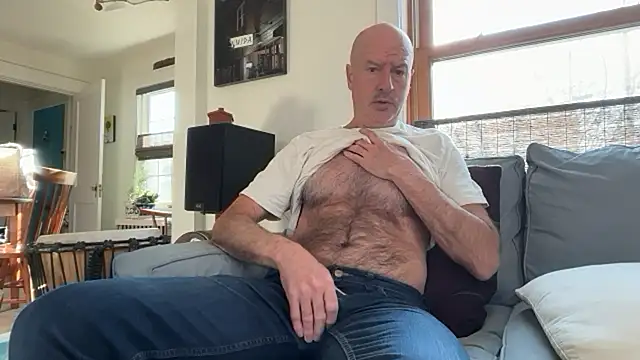 Snapshot of Guy__Grey chatting on 04.21.26 Guy Grey online show from 04.21.26