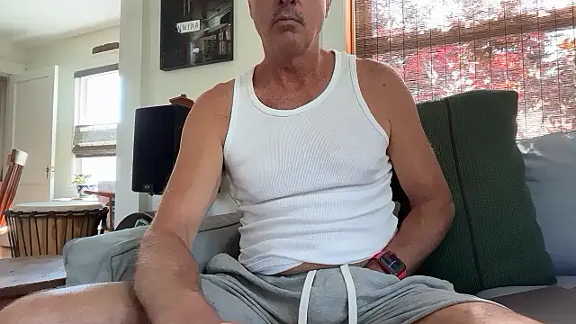 Snapshot of Guy__Grey chatting on 07.08.26 Guy Grey online show from 07.08.26