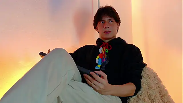 Snapshot of lui_x_dust chatting on 03.10.26 lui x dust online show from 03.10.26