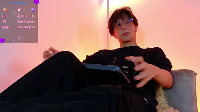 Snapshot of lui_x_dust chatting on 03.29.26 lui x dust online show from 03.29.26